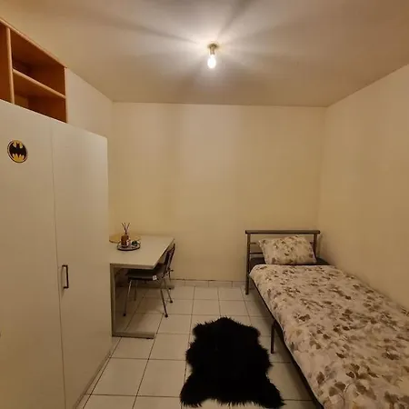 House For Pros, Friends And Family * شارلروا