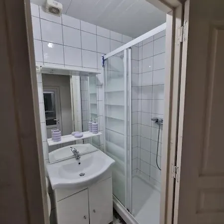 House For Pros, Friends And Family بيت للعطل
