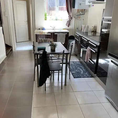 House For Pros, Friends And Family