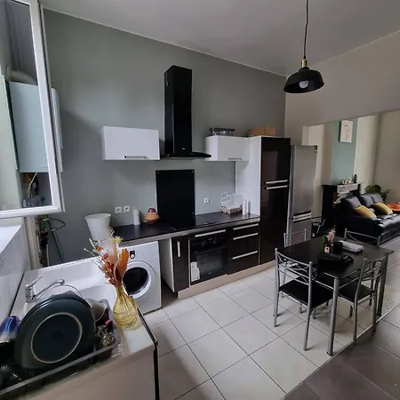 House For Pros, Friends And Family Charleroi